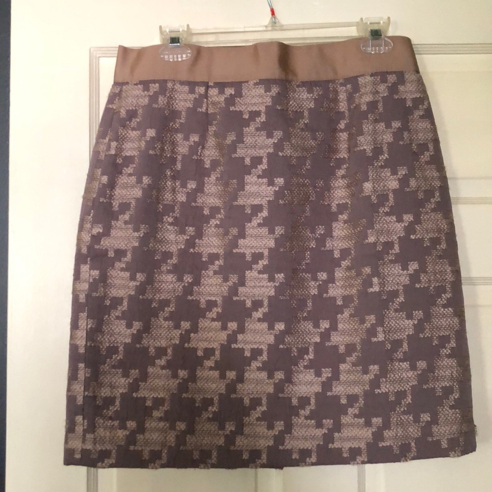 Loft beautiful buff and grey skirt!